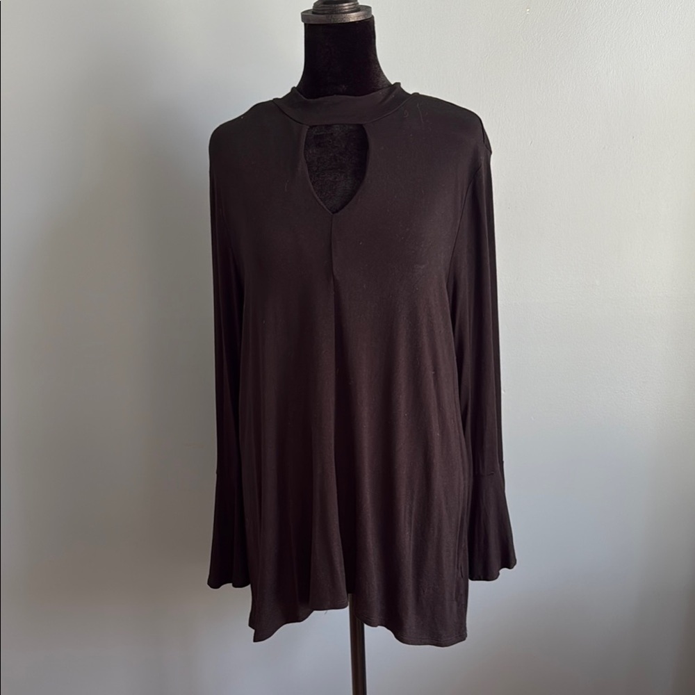 Context black Flounce Sleeve Tunic with Keyhole Detail